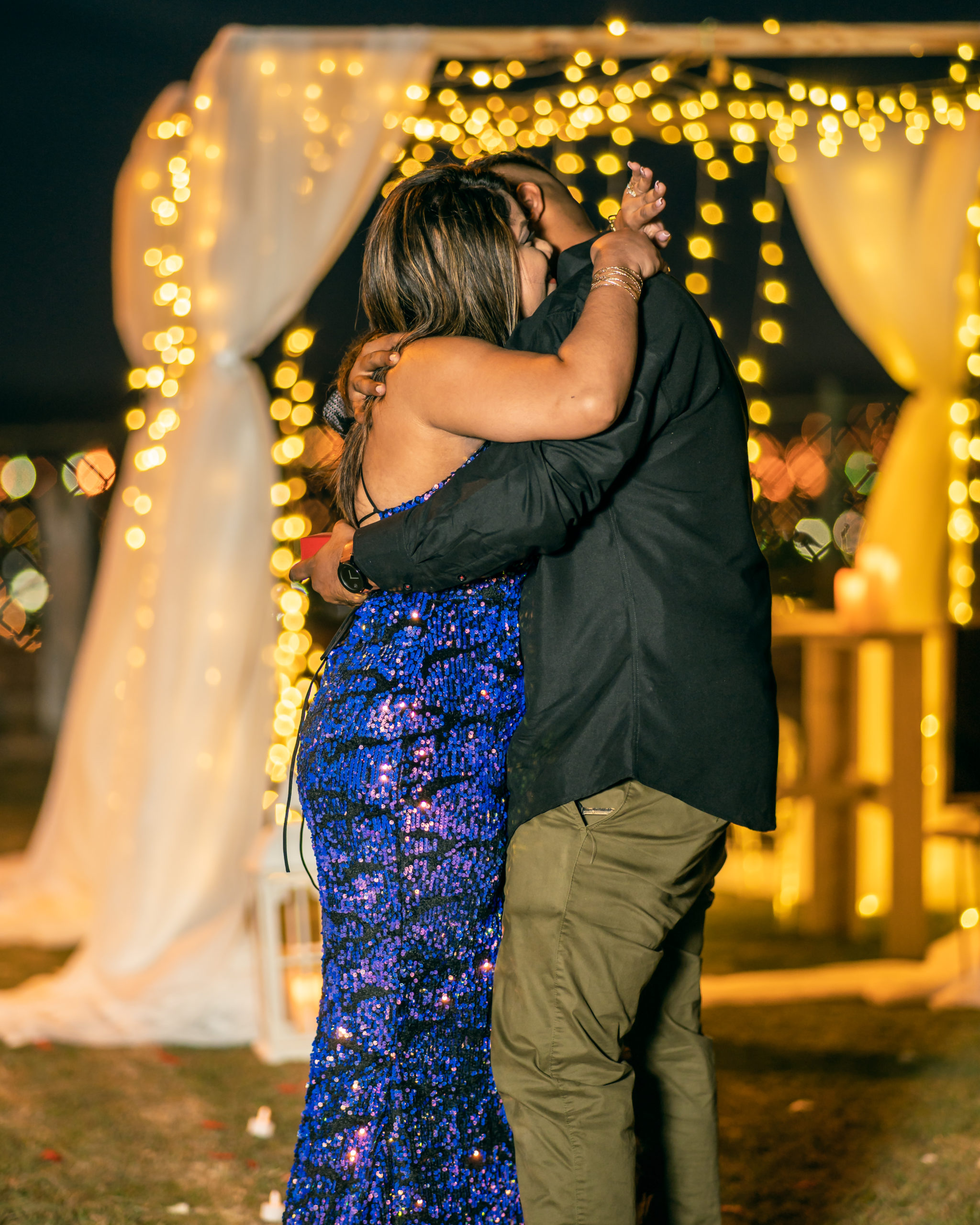 Romantic outdoor proposal San Fernando Hill