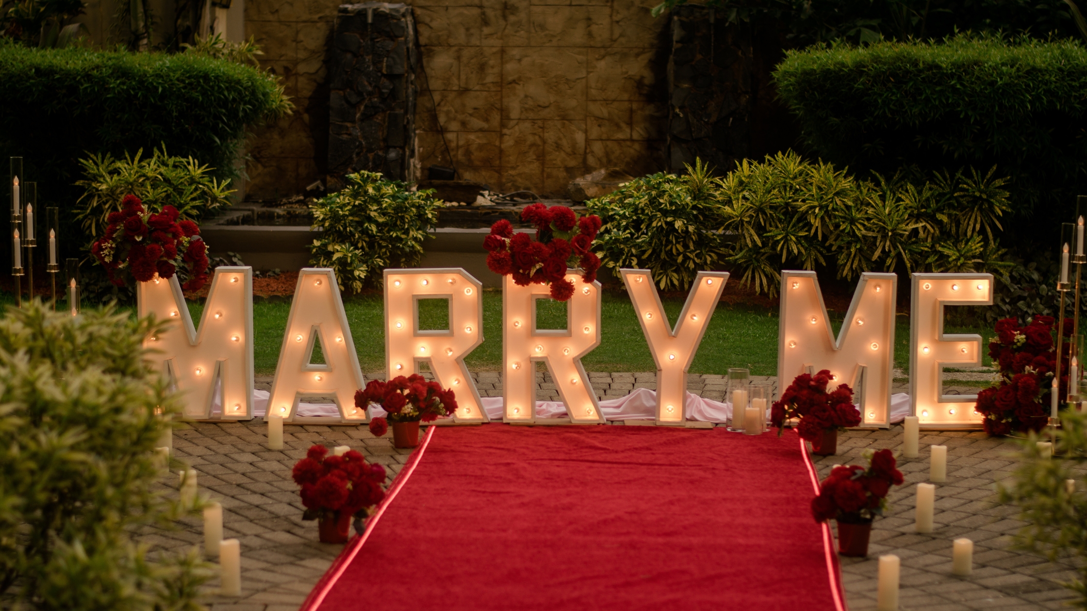 Read more about the article Romantic Marriage Proposal At Marriot Hotel In Trinidad: A Love Story To Remember